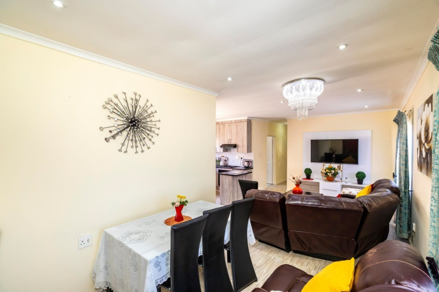 3 Bedroom Property for Sale in Cove Rock Eastern Cape